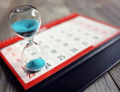Hourglass on calendar
